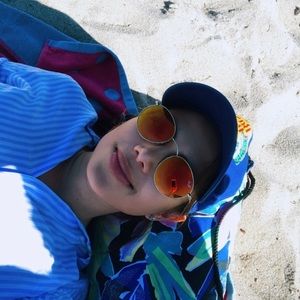 Meet your Posher, Caro